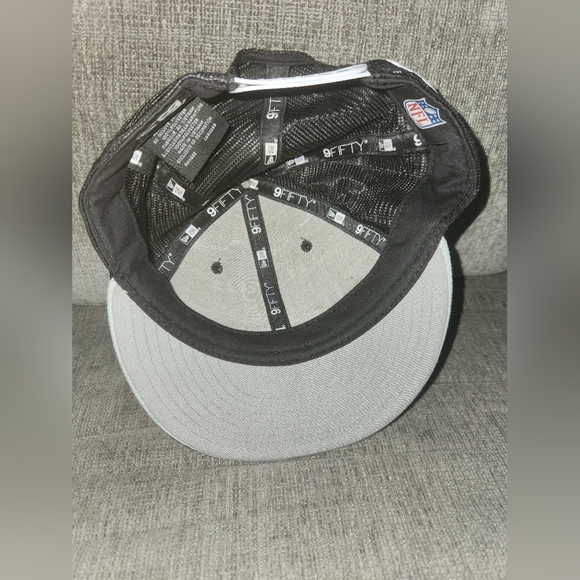 Las Vegas Raiders Breathable New Era Snapback - Picture 5 of 7